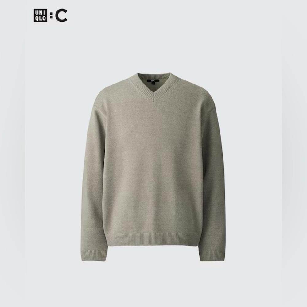 NWT: Uniqlo C Relaxed V-Neck Sweater in Beige